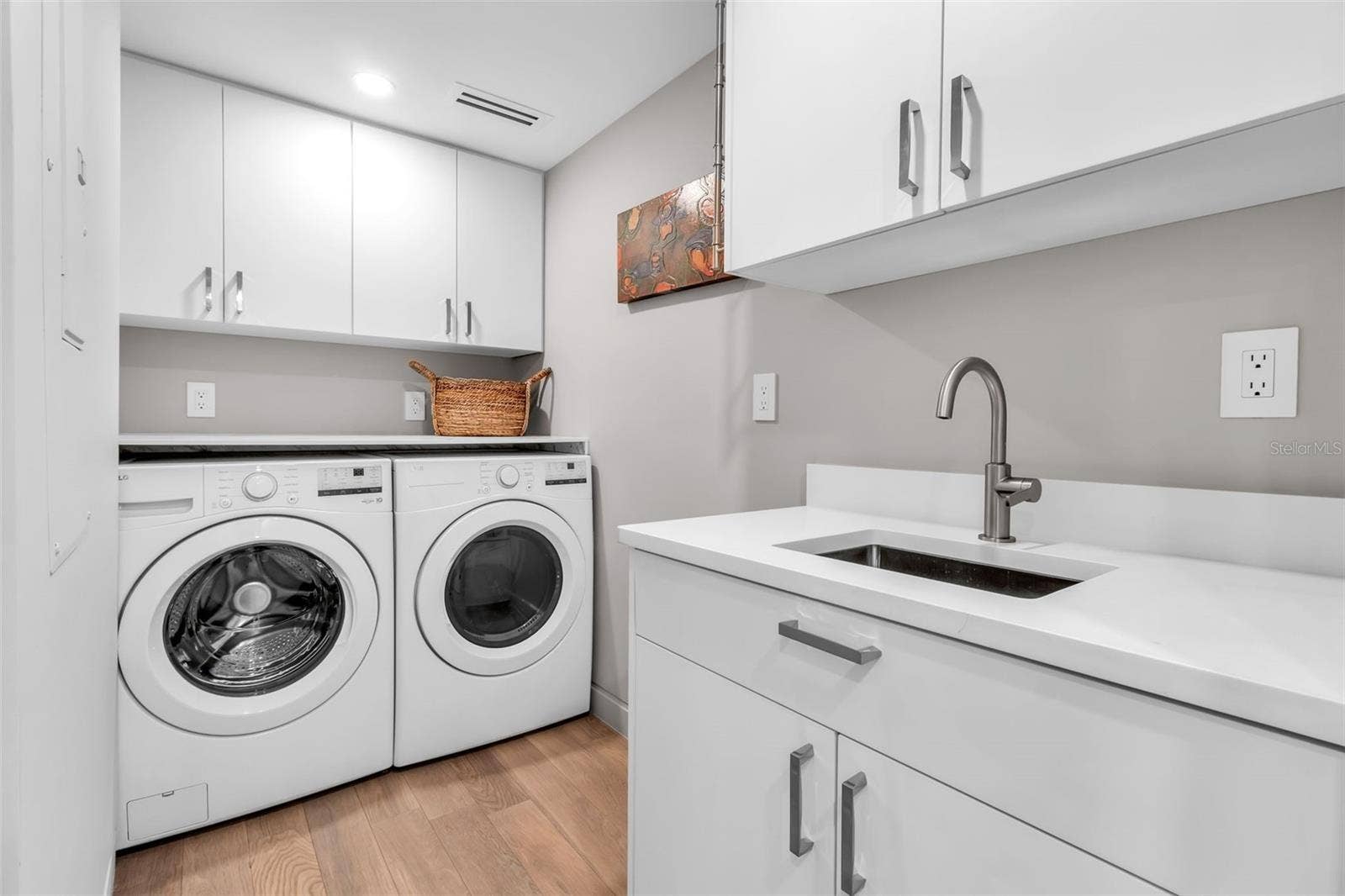 5740 MIDNIGHT PASS ROAD, #403, Sarasota, FL 34242 Laundry Room