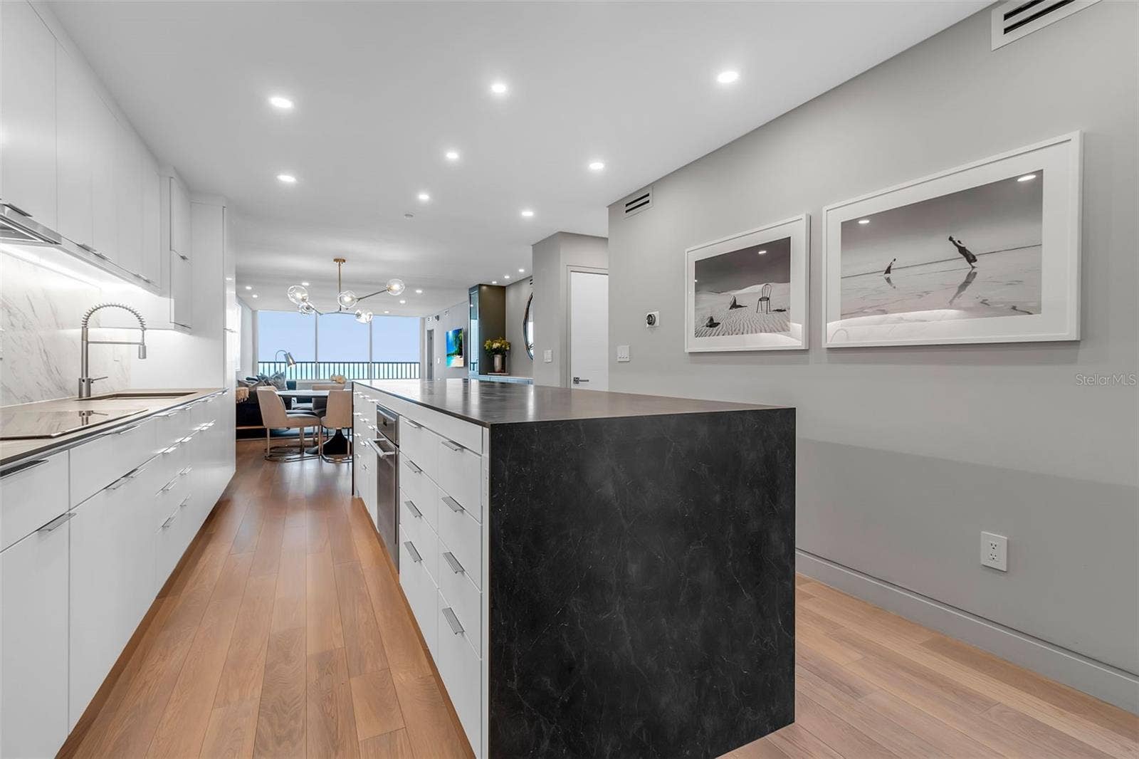5740 MIDNIGHT PASS ROAD, #403, Sarasota, FL 34242 Oversized Island