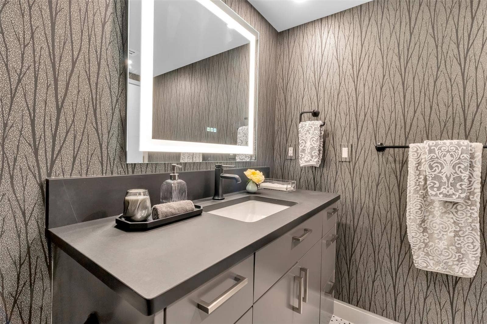 5740 MIDNIGHT PASS ROAD, #403, Sarasota, FL 34242 Guest Bathroom