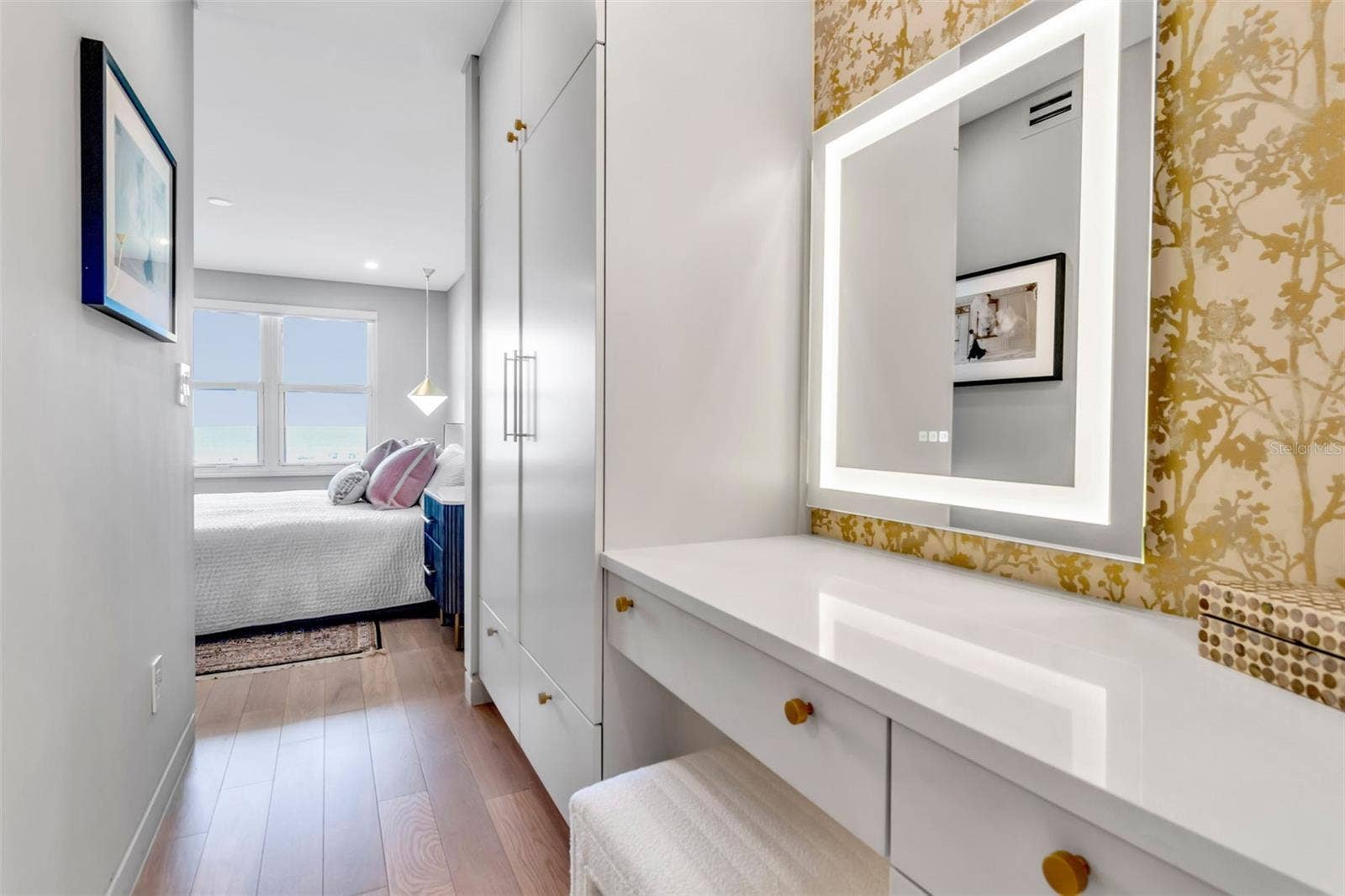 5740 MIDNIGHT PASS ROAD, #403, Sarasota, FL 34242 Vanity Space