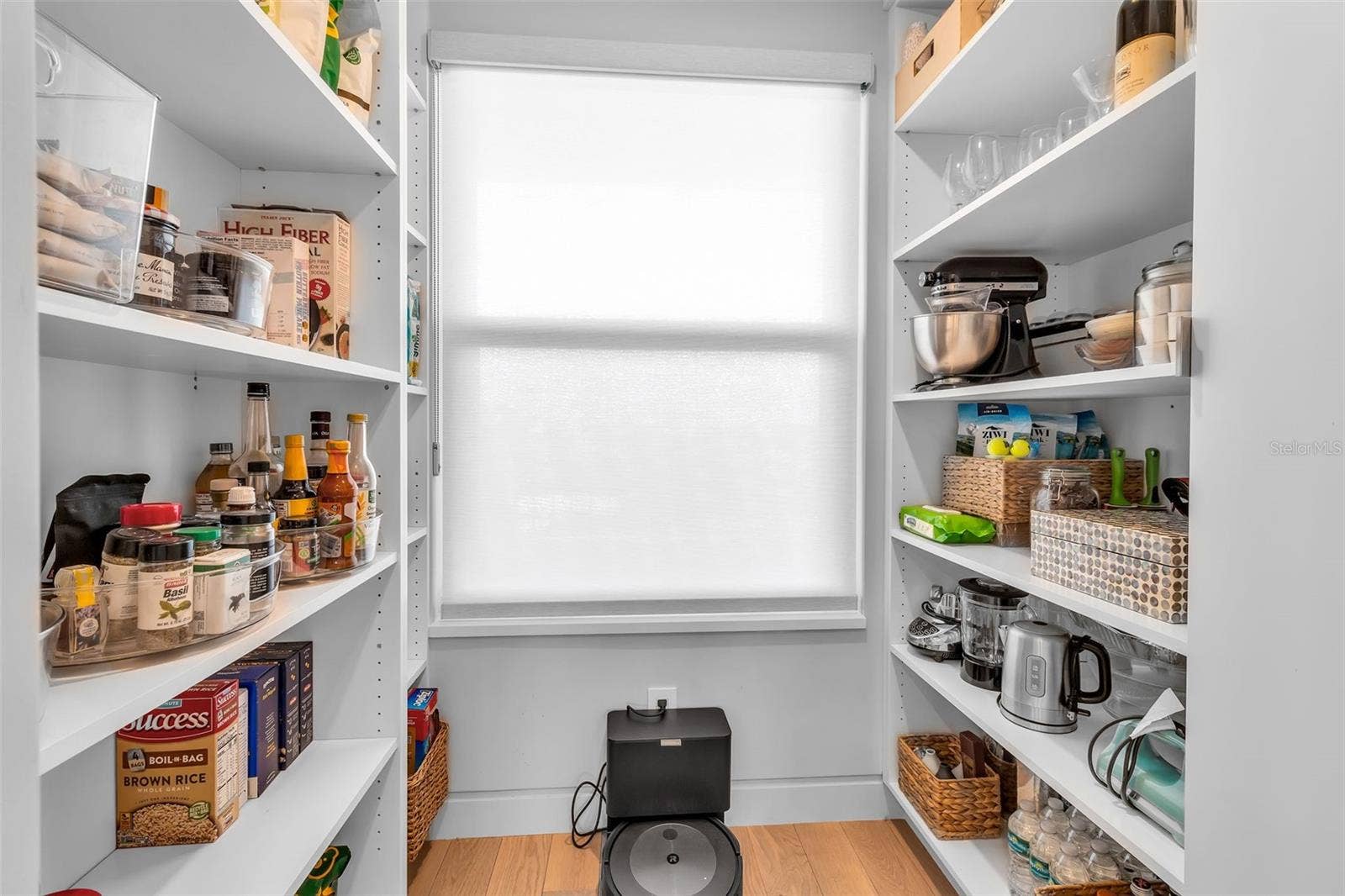 5740 MIDNIGHT PASS ROAD, #403, Sarasota, FL 34242 Pantry