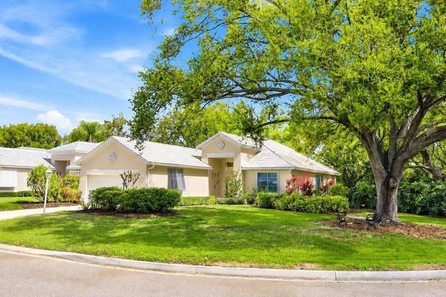 Property photo for 7904 HAMPTON COURT, University Park, FL