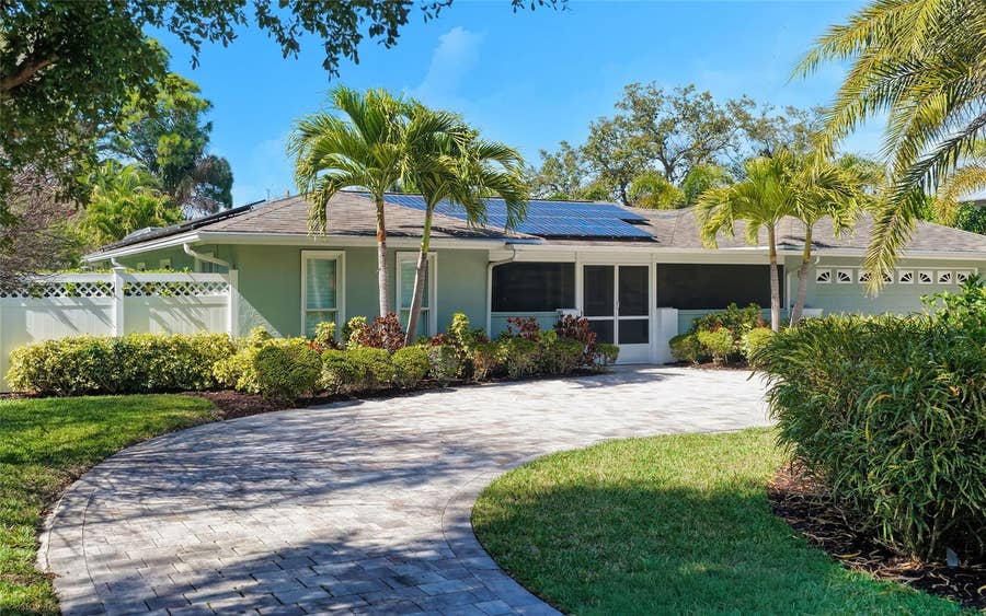 Property photo for 121 HOLLY AVENUE, Sarasota, FL