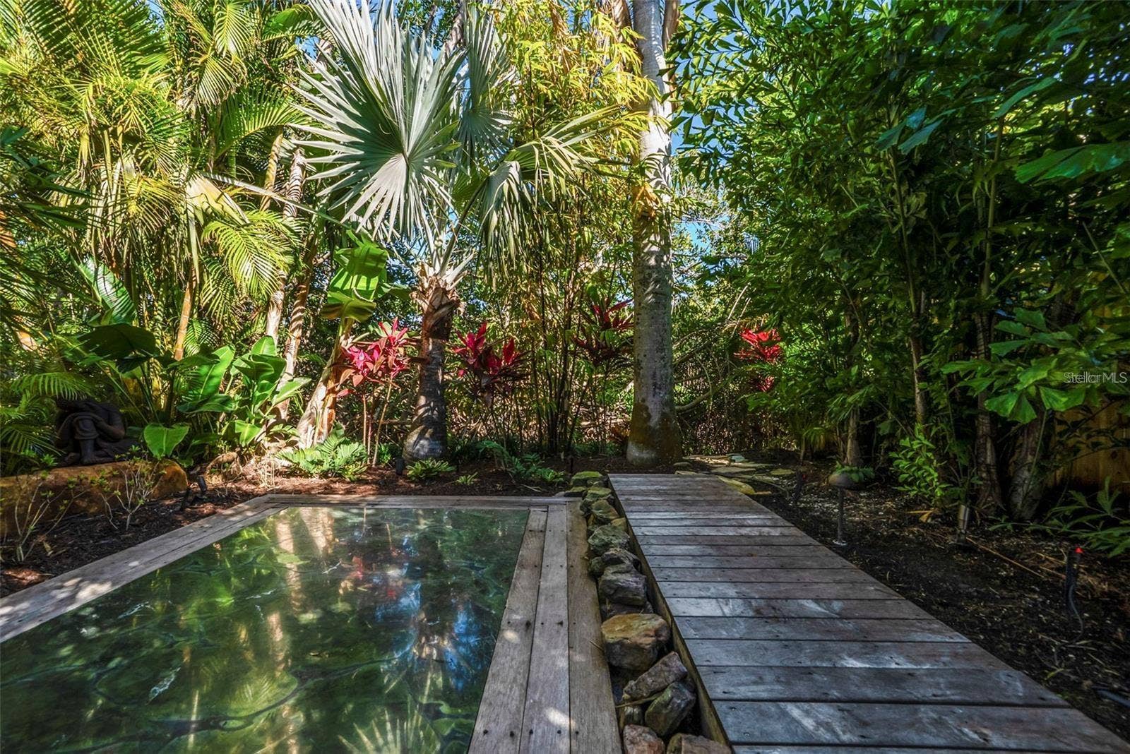 3750 BAYOU LOUISE LANE, Sarasota, FL 34242 3750 BAYOU LOUISE LANE, Sarasota, FL 34242
