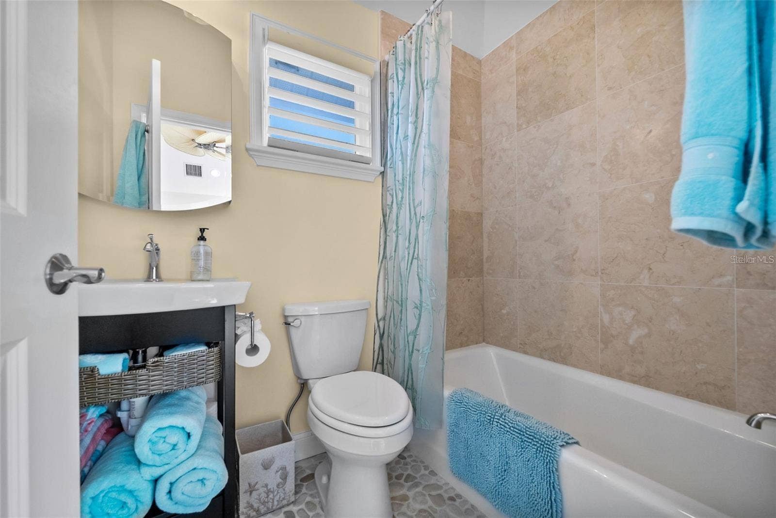 3750 BAYOU LOUISE LANE, Sarasota, FL 34242 3750 BAYOU LOUISE LANE, Sarasota, FL 34242