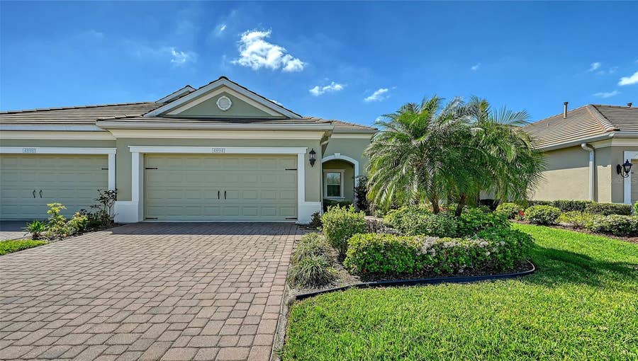 Property photo for 4894 MAYMONT PARK CIRCLE, Bradenton, FL