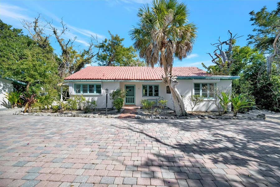 Property photo for 4237 HIGEL AVENUE, Sarasota, FL