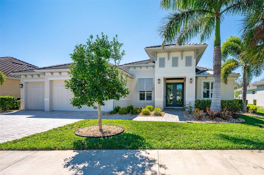 Property photo for 7087 TAMWORTH PARKWAY, Sarasota, FL