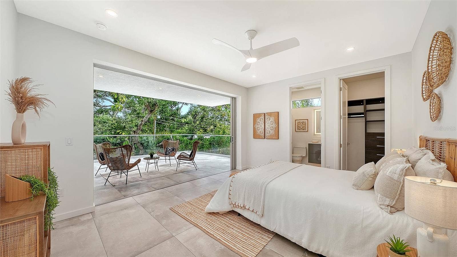 2050 EUCLID TERRACE, Sarasota, FL 34239 2050 EUCLID TERRACE, Sarasota, FL 34239