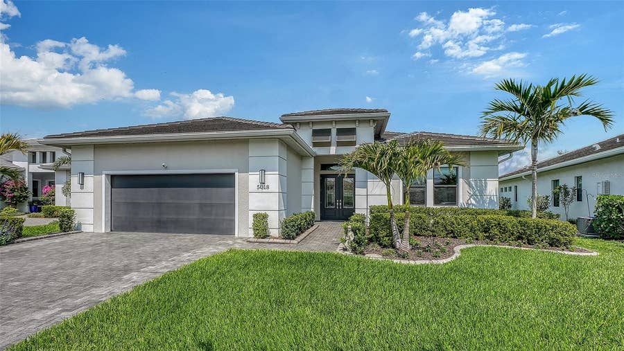 Property photo for 5018 SURFSIDE CIRCLE, Lakewood Ranch, FL