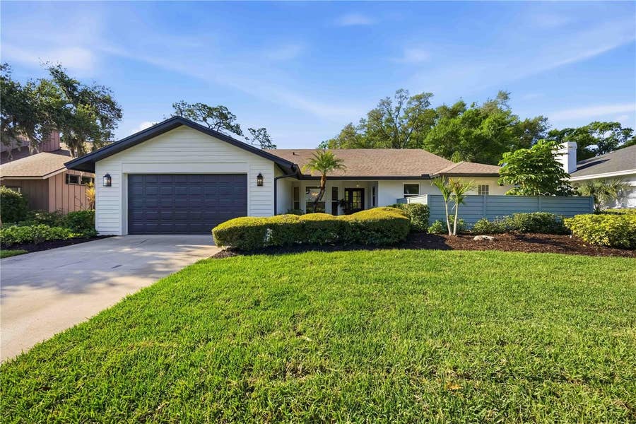 Property photo for 4420 OAK VIEW DRIVE, Sarasota, FL