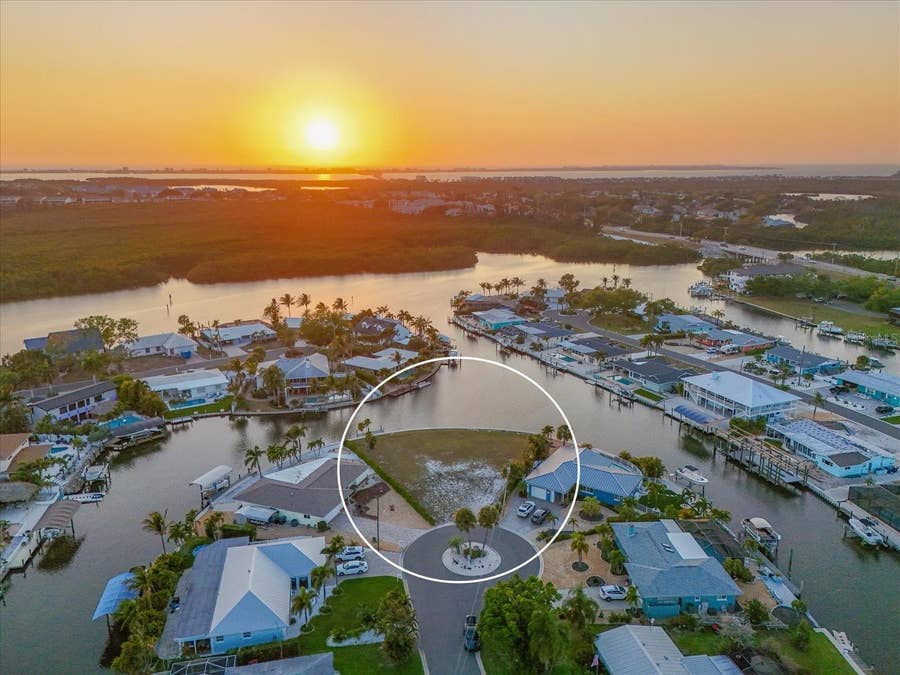 Property photo for 10412 KINGFISHER ROAD W, Bradenton, FL