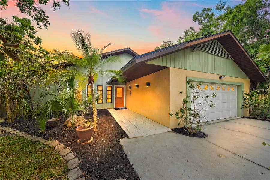 Property photo for 3246 MAIDEN LANE, Sarasota, FL