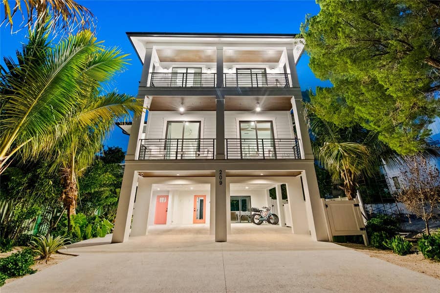 Property photo for 209 GARFIELD DRIVE, Sarasota, FL