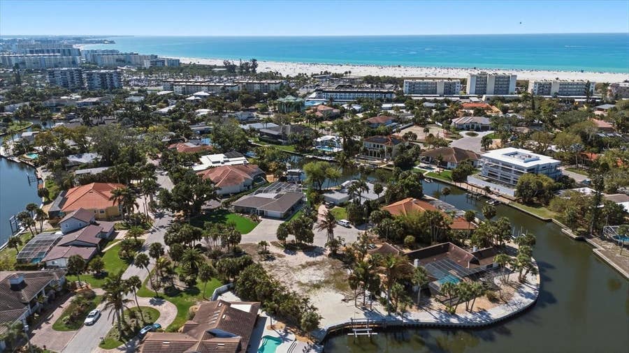 Property photo for 5448 AZURE WAY, Sarasota, FL