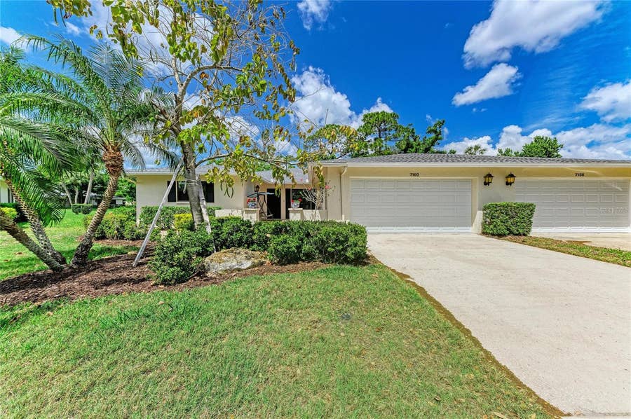 Property photo for 7160 FAIRWAY BEND CIR, Sarasota, FL