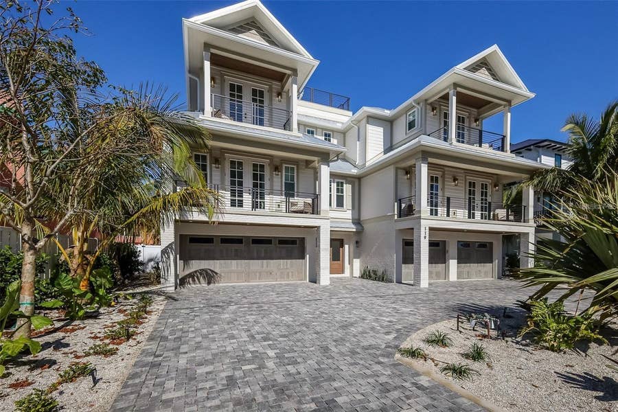 Property photo for 119 MCKINLEY DRIVE, Sarasota, FL