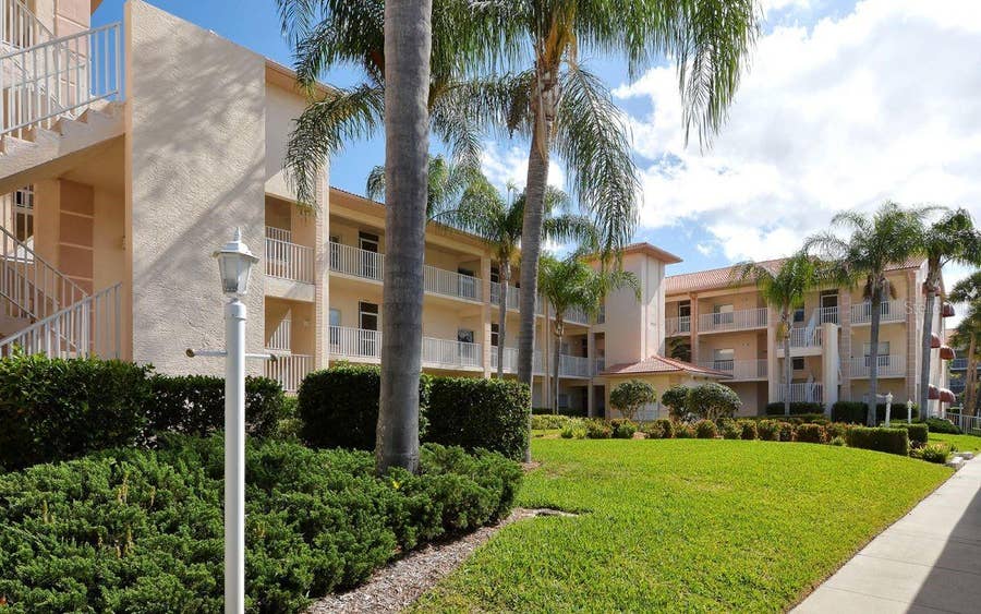 Property photo for 9630 CLUB SOUTH CIRCLE, #6202, Sarasota, FL