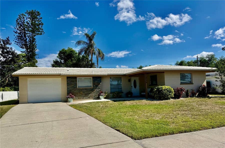 Property photo for 3174 REGATTA CIRCLE, Sarasota, FL