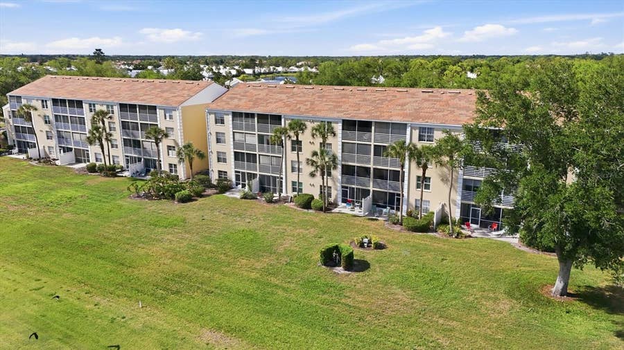 Property photo for 823 WEXFORD BOULEVARD, #823, Venice, FL