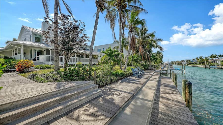 Property photo for 476 MEADOW LARK DRIVE, Sarasota, FL