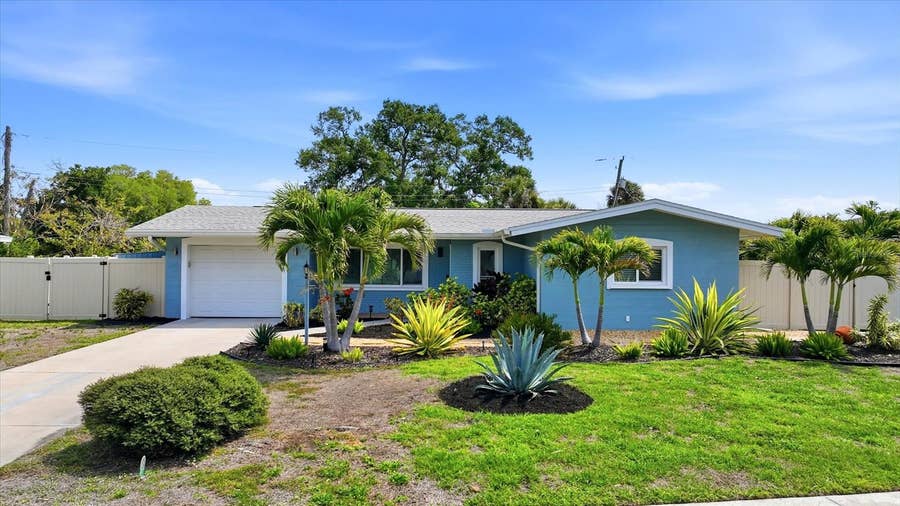 Property photo for 2486 BREAKWATER CIRCLE, Sarasota, FL