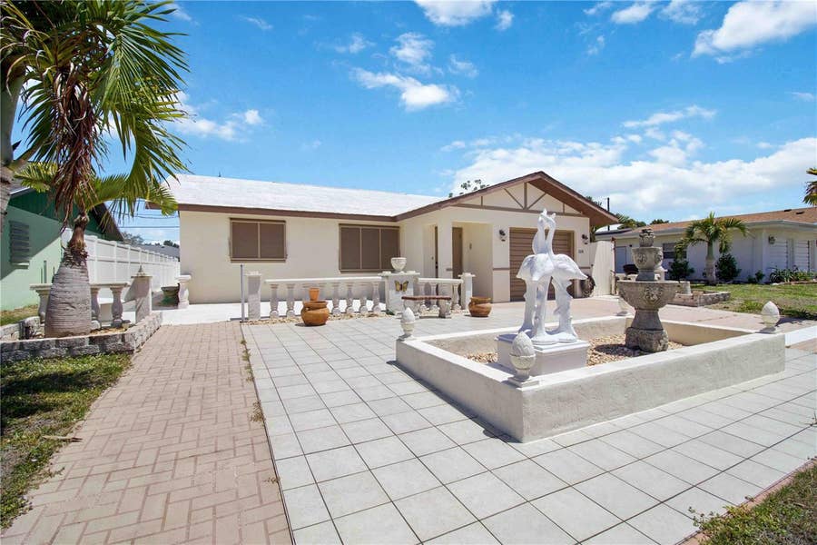 Property photo for 1028 LILLIAN STREET, Venice, FL