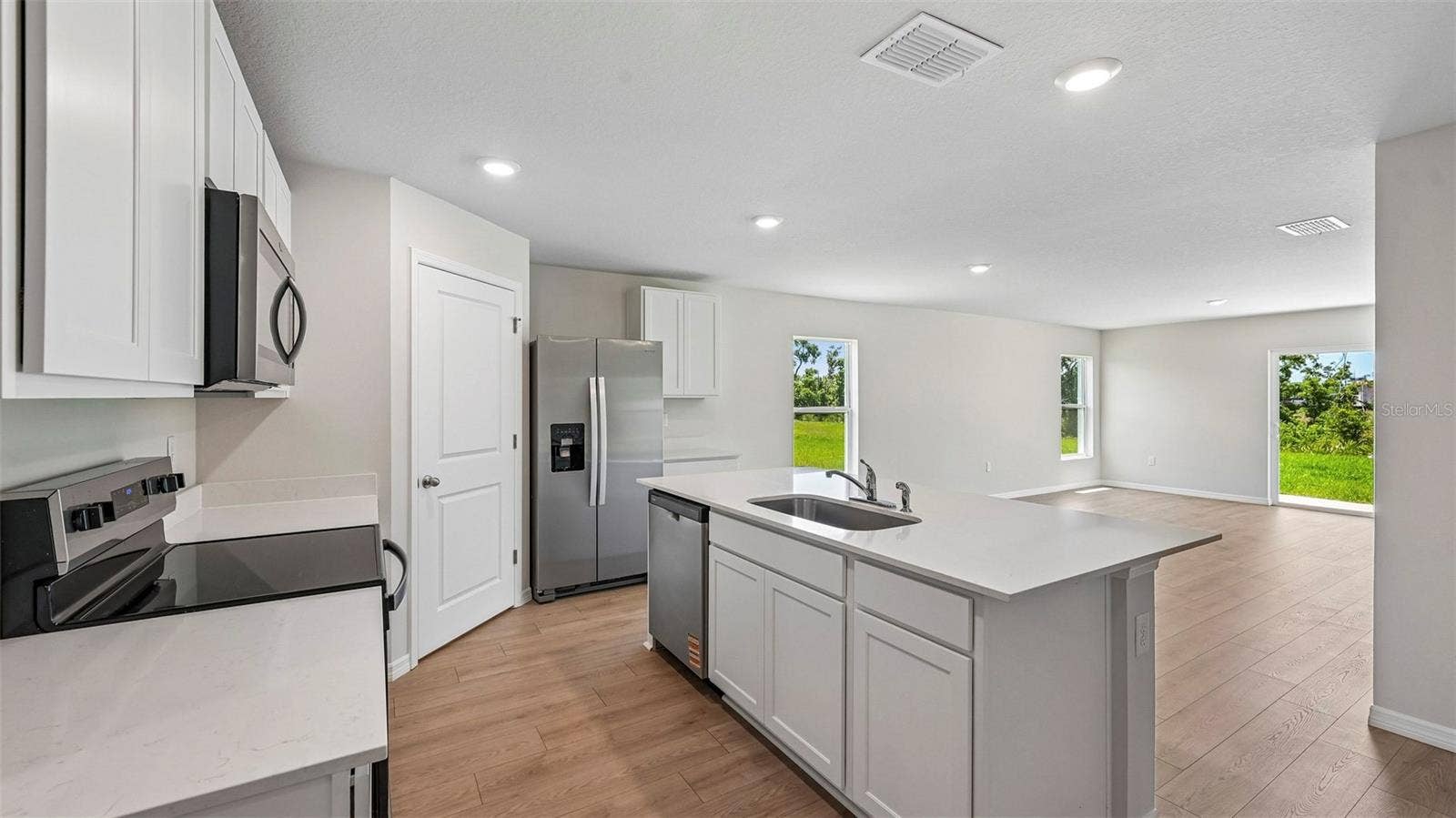 11010 44TH AVENUE E, Palmetto, FL 34221 11010 44TH AVENUE E, Palmetto, FL 34221