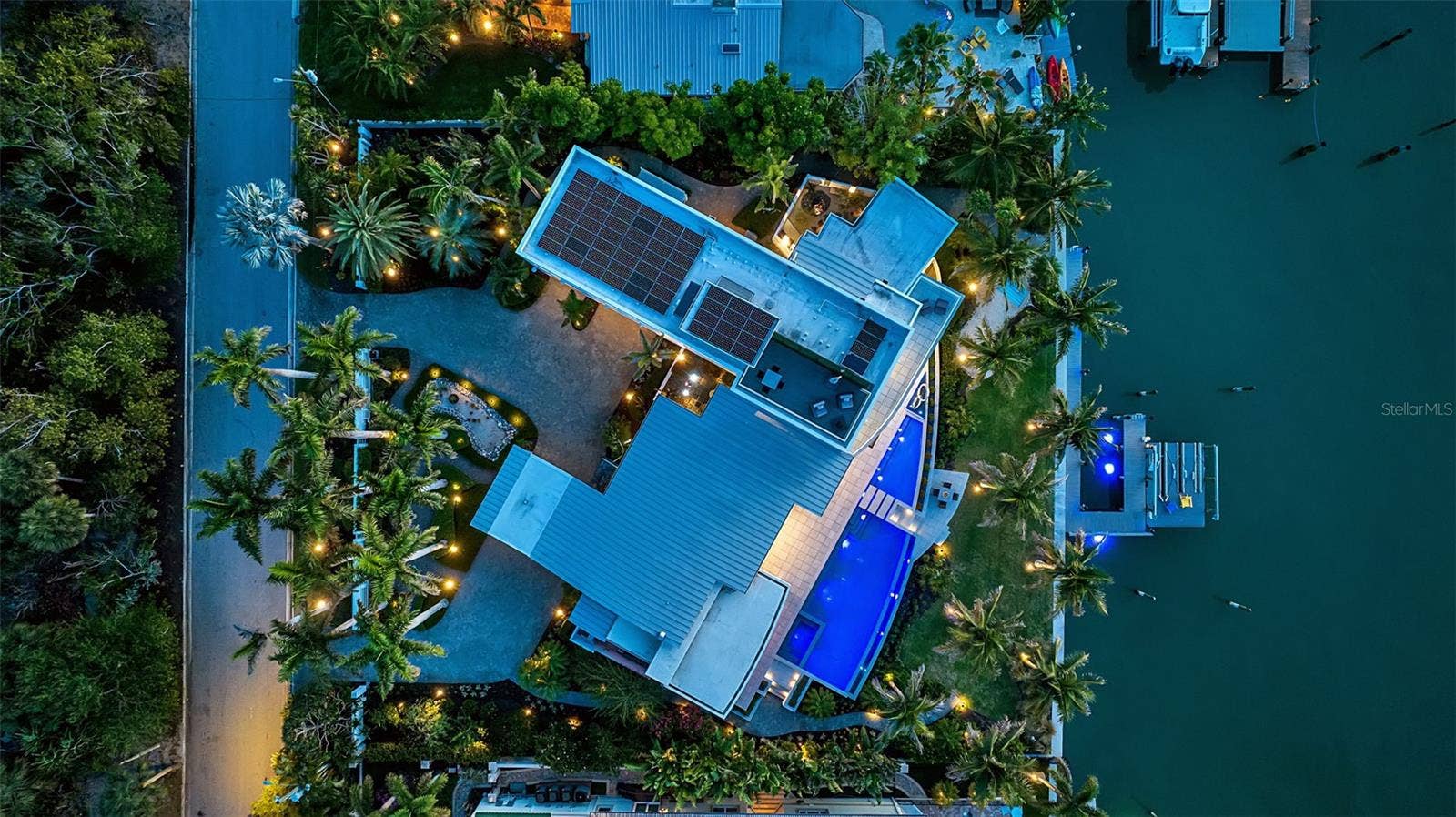 445 MCKINLEY DRIVE, Sarasota, FL 34236 445 MCKINLEY DRIVE, Sarasota, FL 34236