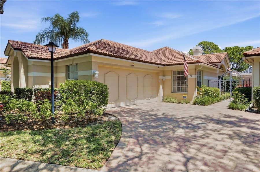 Property photo for 4068 LYNDHURST COURT, Sarasota, FL