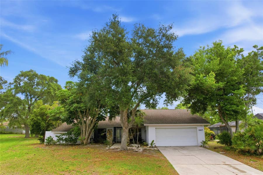 Property photo for 3927 COUNTRY VIEW LANE, Sarasota, FL