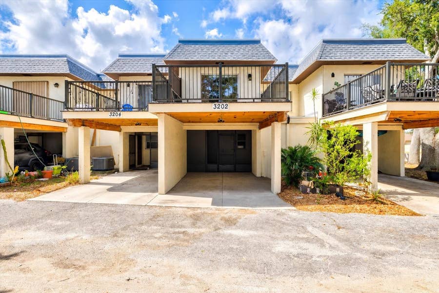 Property photo for 3202 RAMBLEWOOD DRIVE N, Sarasota, FL