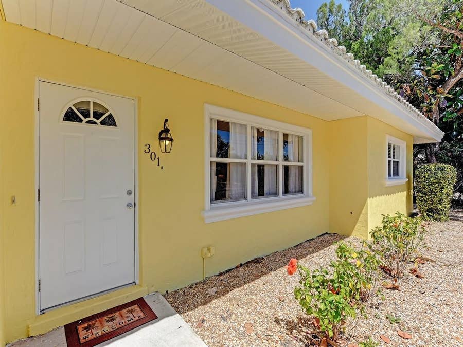 Property photo for 301 AVENIDA MADERA, #B, Sarasota, FL