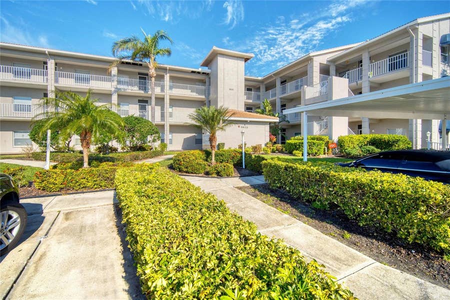 Property photo for 9610 CLUB SOUTH CIRCLE, # 4207, Sarasota, FL