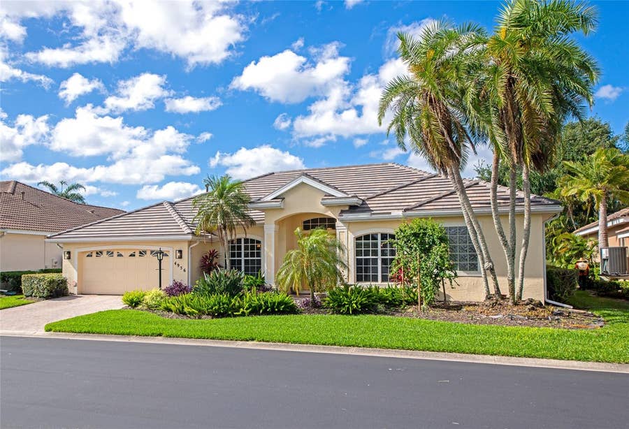 Property photo for 4956 BRIDGEHAMPTON BOULEVARD, Sarasota, FL