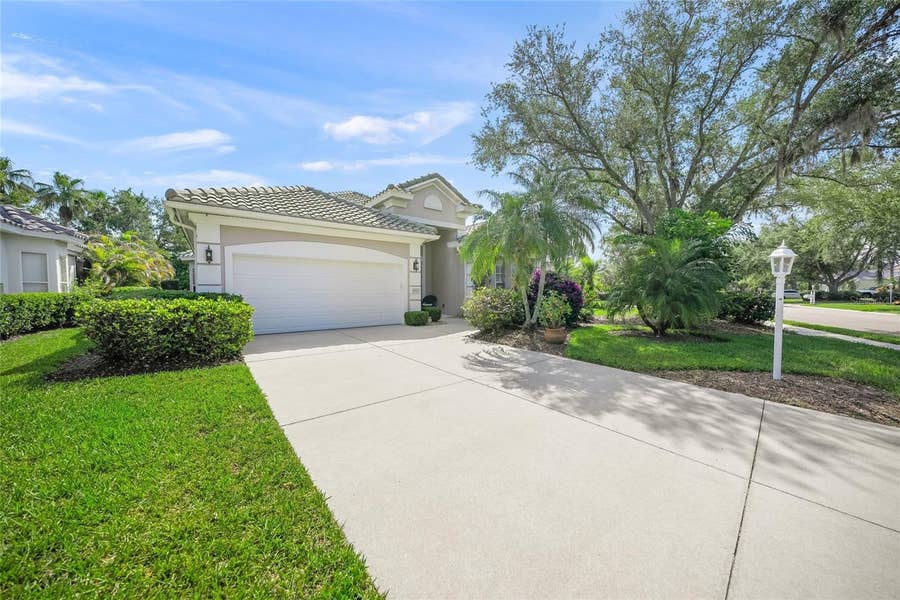 Property photo for 6923 LENNOX PLACE, University Park, FL