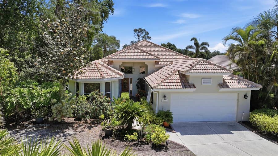 Property photo for 8009 HAMPTON COURT, University Park, FL