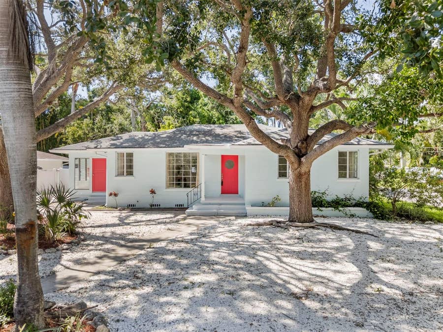 Property photo for 2002 VIRGINIA DRIVE, Bradenton, FL
