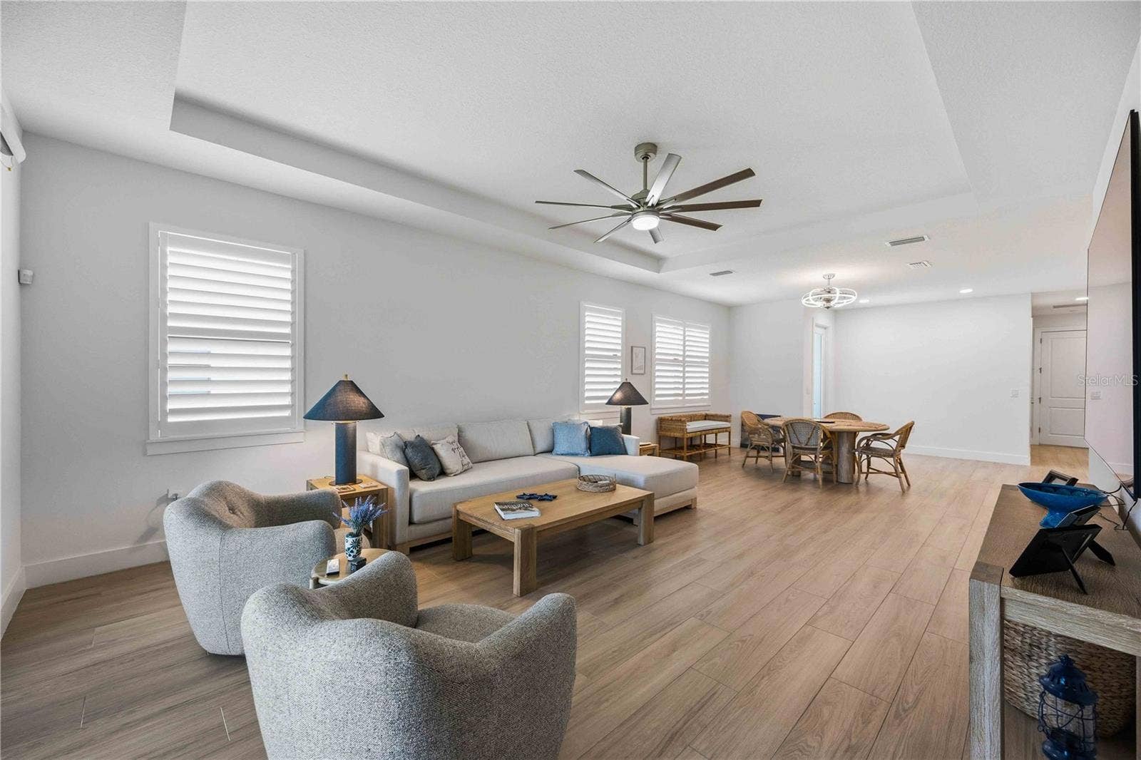 18652 DAYSPRING PLACE, Venice, FL 34293 Great room.