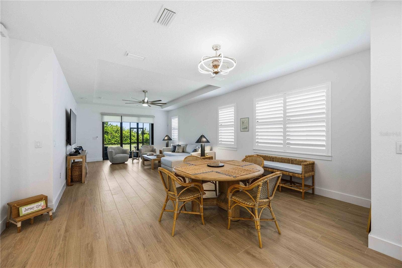 18652 DAYSPRING PLACE, Venice, FL 34293 Plank tile flooring.