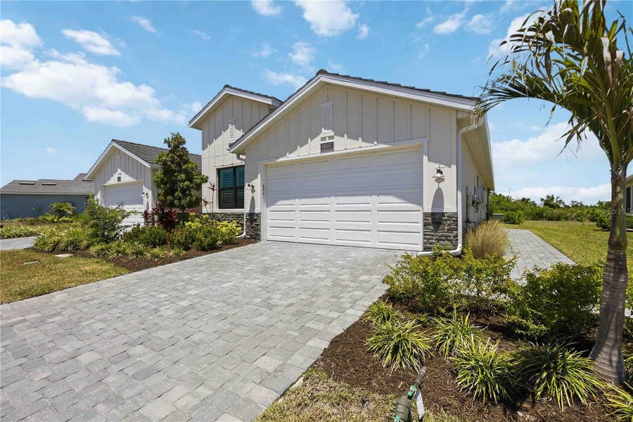 Property photo for 18652 DAYSPRING PLACE, Venice, FL