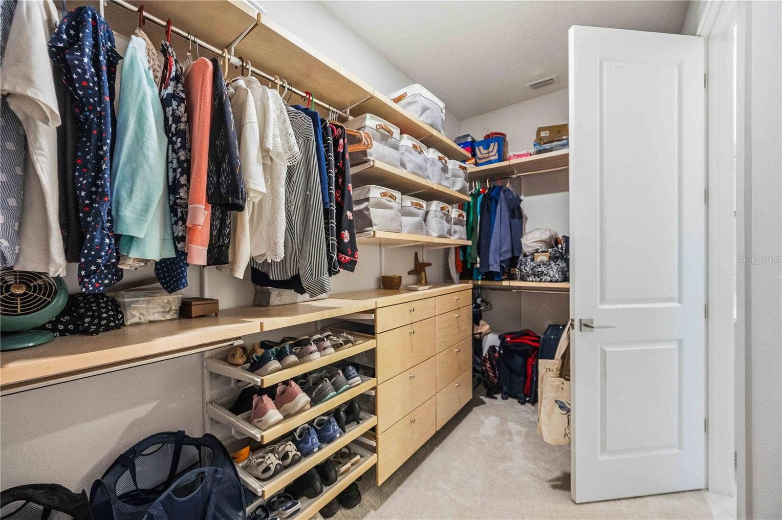 18652 DAYSPRING PLACE, Venice, FL 34293 Primary closet.
