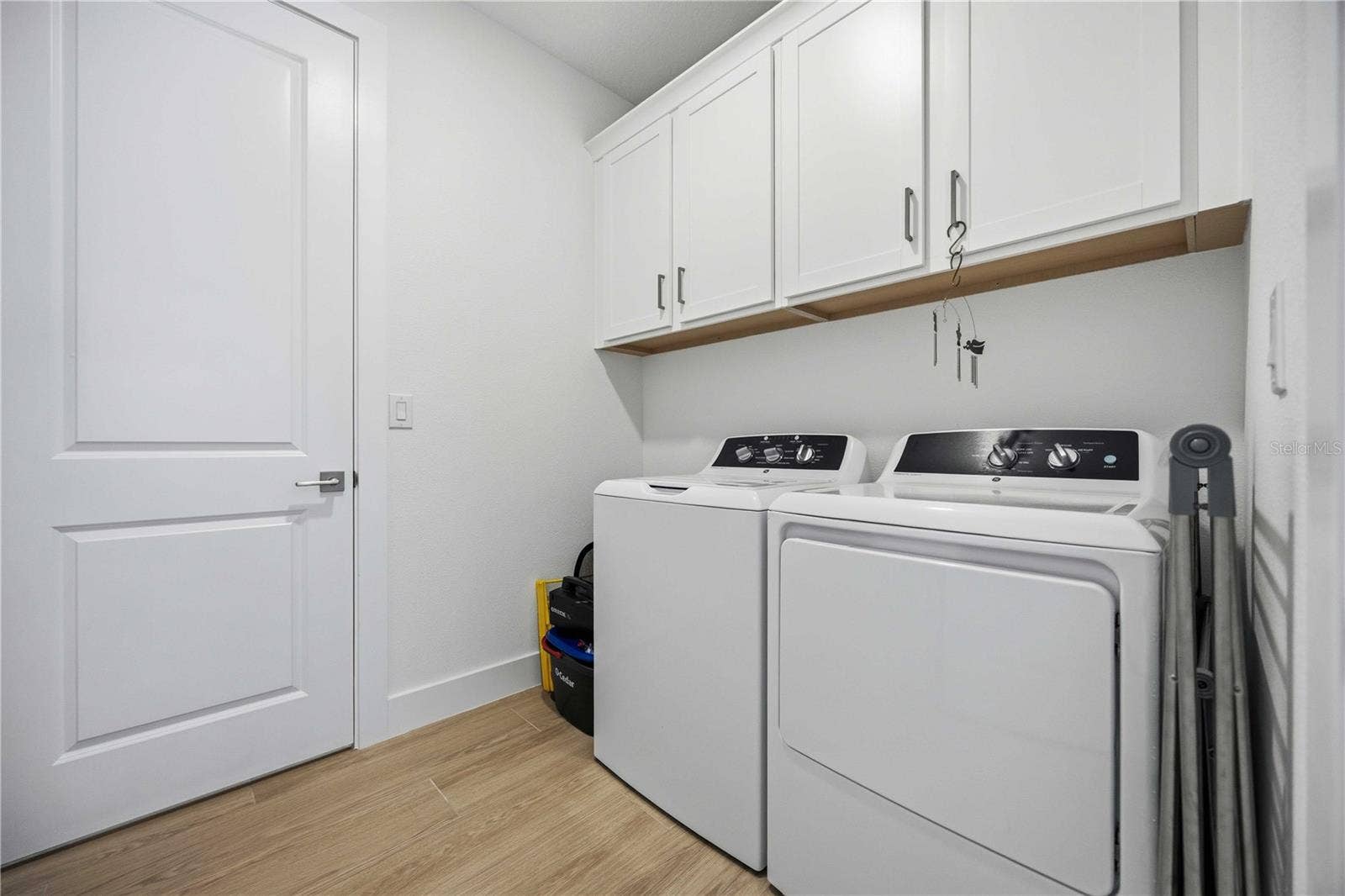 18652 DAYSPRING PLACE, Venice, FL 34293 Laundry room.