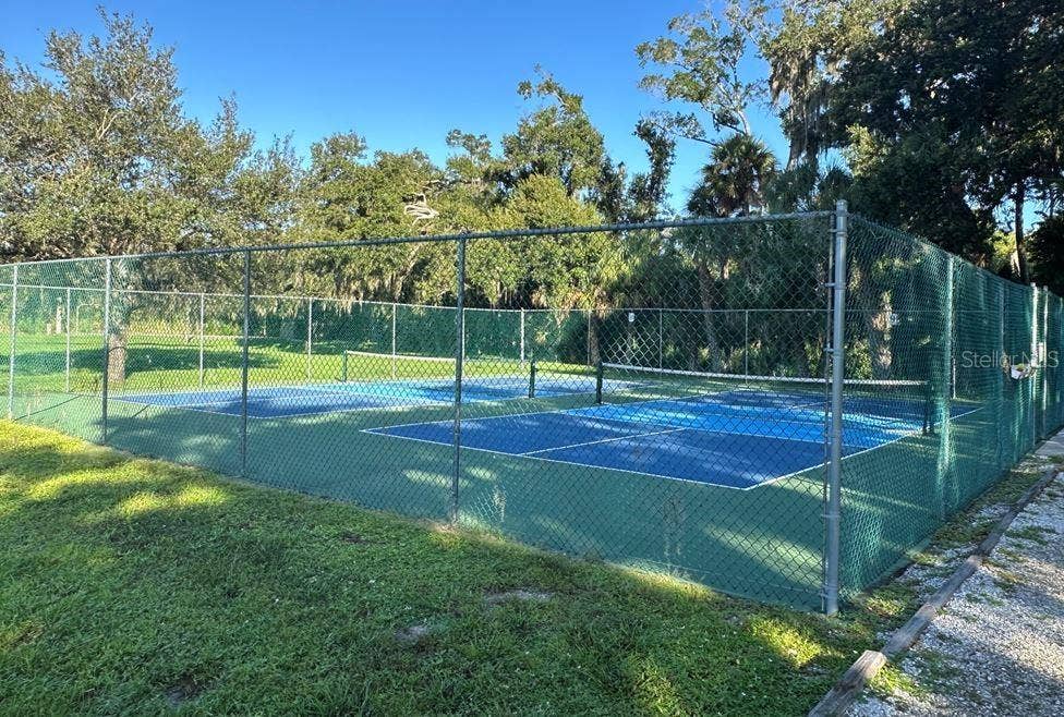 3033 WILLOW GREEN, #10, Sarasota, FL 34235 3033 WILLOW GREEN, #10, Sarasota, FL 34235