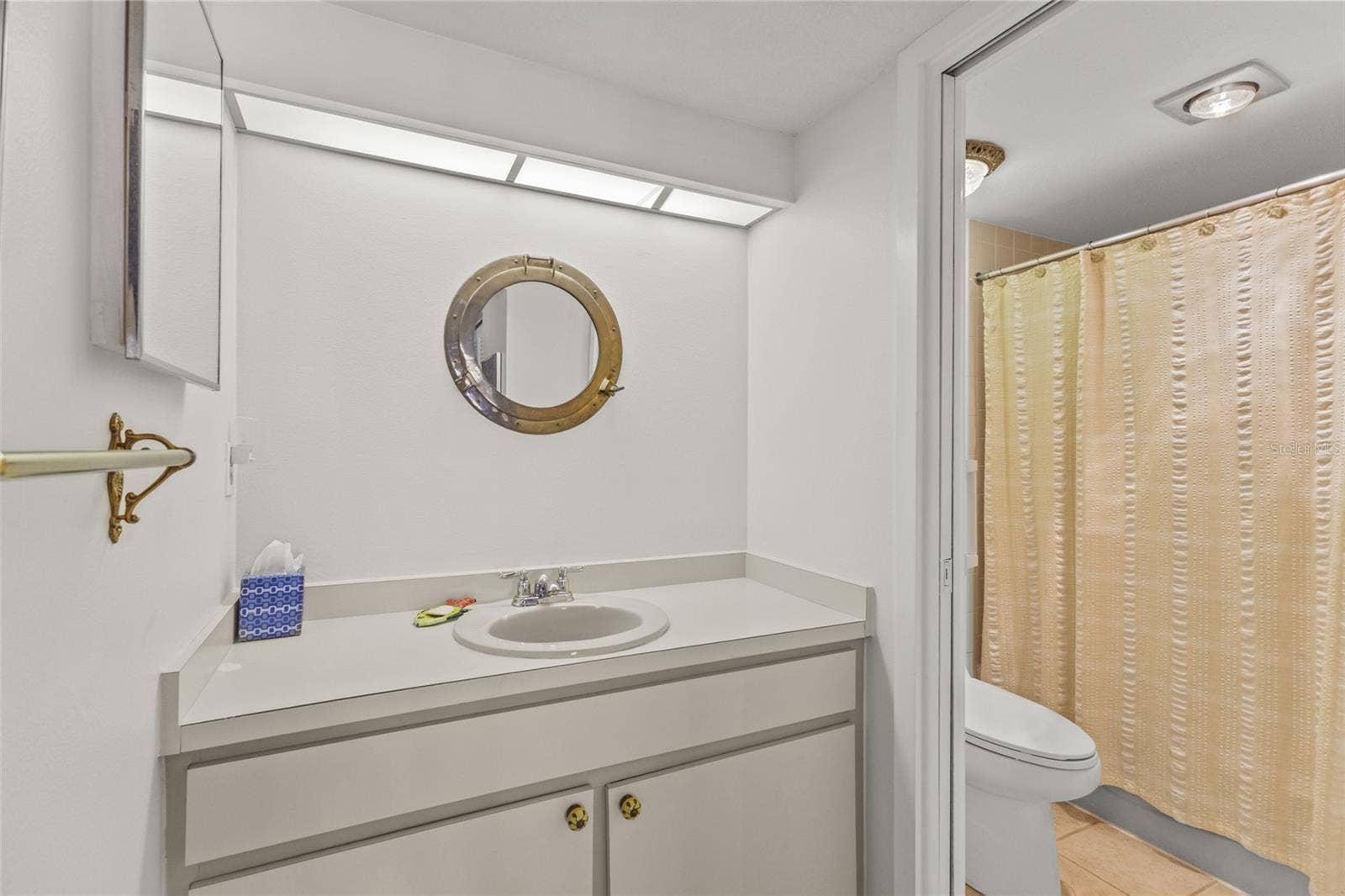 3033 WILLOW GREEN, #10, Sarasota, FL 34235 3033 WILLOW GREEN, #10, Sarasota, FL 34235