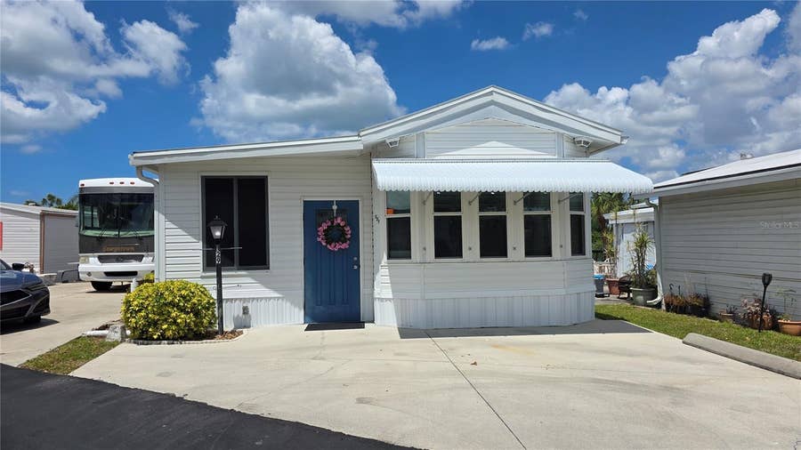 Property photo for 1674 UNIVERSITY PKWY LOT 129, Sarasota, FL