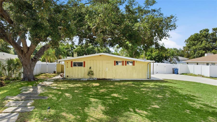 Property photo for 616 SAINT ANDREWS DRIVE, Sarasota, FL