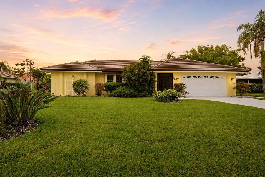 Property photo for 450 RUBENS DRIVE E, Nokomis, FL