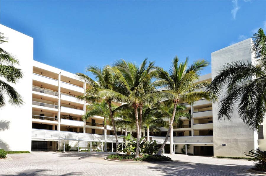 Property photo for 1930 HARBOURSIDE DRIVE, #122, Longboat Key, FL
