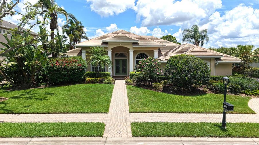 Property photo for 8923 BLOOMFIELD BOULEVARD, Sarasota, FL